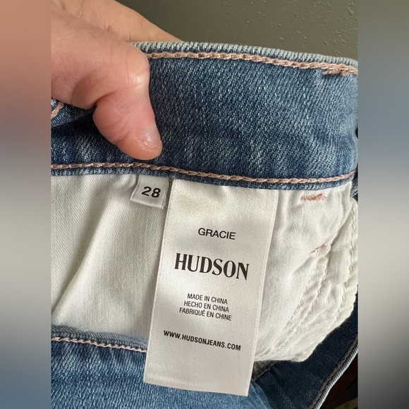 New Hudson Jeans Gracie Mid-Rise Cut Off Short Size 28 - Picture 8 of 9